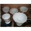 Image 2 : MILK GLASS COMPOTES