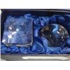 Image 2 : SOLID GLASS GLOBE AND STAND