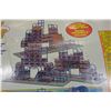 Image 3 : GIRDER TOWN PLAYSET - IN BOX