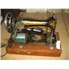 Image 1 : ANTIQUE SINGER SEWING MACHINE