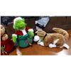 Image 2 : ANIMATED SINGING CHRISTMAS FIGURES SANTA, SNOWMEN AND RACCOONS ALL WORKING