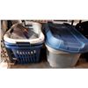 Image 1 : TOTE WITH QUILT LAUNDRY HAMPERS AND AN AIR BED