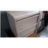 Image 2 : VINTAGE DRESSER AND NIGHTSTAND