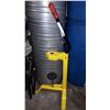 Image 2 : STAND UP YELLOW WINE CORK PRESS