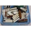 Image 2 : TRAY OF POCKET KNIVES AND MULTI-TOOLS