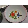 Image 2 : 3 ENAMEL BOWLS