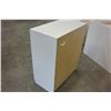 Image 3 : WHITE WICKER STOOL