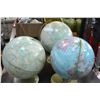Image 2 : 3 GLOBES