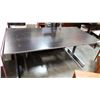 Image 1 : LARGE MODERN DESK
