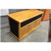 Image 2 : MAPLE ENTERTAINMENT STAND