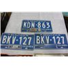 Image 2 : 2 TIN SIGNS AND LICENSE PLATES