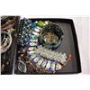 Image 2 : 2 TRAYS OF RHINESTONE JEWELRY