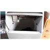 Image 2 : COMMERCIAL SCOTSMAN ICE MAKER