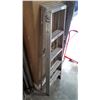 Image 2 : 5 FOOT ALUMINUM A FRAME LADDER