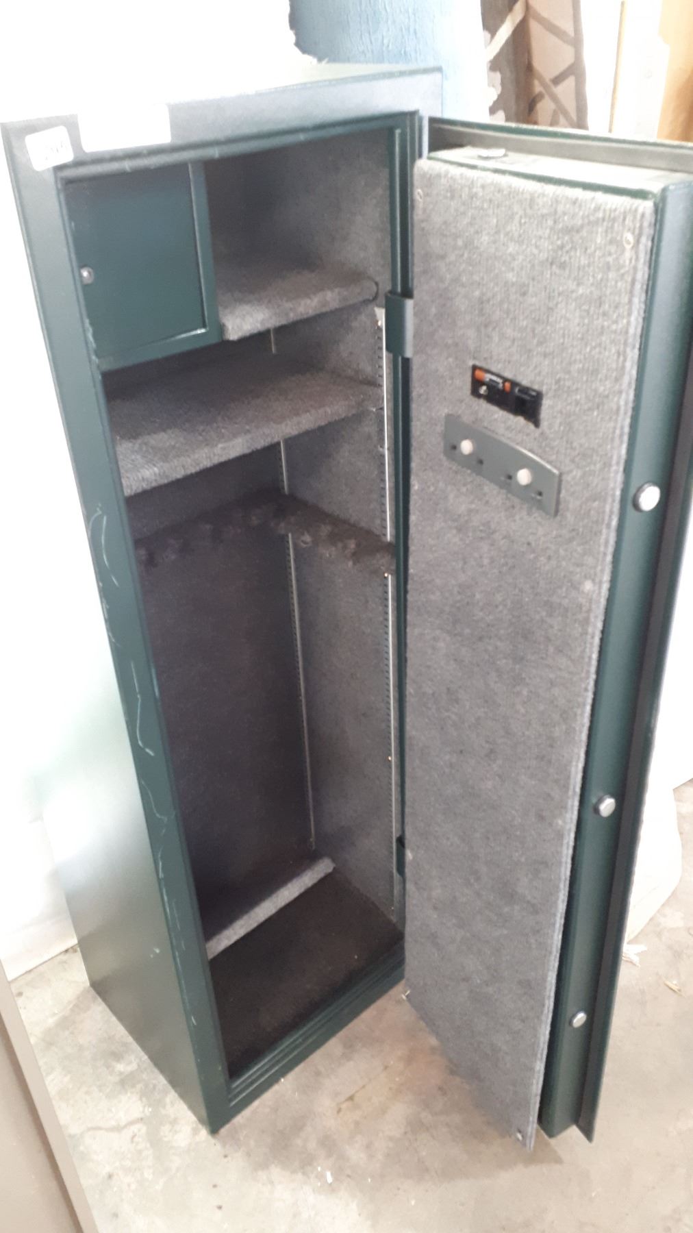 BRINKS 5 AND A HALF FOOT TALL GUN SAFE, NEEDS LOCK