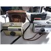 Image 2 : 4 VINTAGE CAMERAS, KODAK, ARGUS
