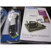 Image 2 : NEW OVERSTOCK PHILIPS HDTV PASSIVE DIGITAL ANTENNA AND 3 IN 1 REMOTE