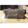 Image 2 : UNION SPECIAL INDUSTRIAL SEWING MACHINE
