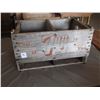 Image 1 : 7UP WOODEN CRATE, 1 DIVIDER