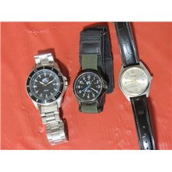 3 MEN'S WATCHES 2 QUARTZ, 1 GEORGE