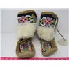 Image 2 : BEADED MUKLUKS