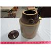 Image 1 : 1 GAL. LIDDED CROCKERY CONTAINER W/ WIRE HANDLE