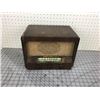 Image 1 : RCA VICTOR WOODEN RADIO
