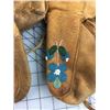 Image 3 : BEADED MOCCASINS