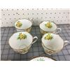 Image 7 : 30 PIECES OF ROYAL ALBERT “TEA ROSE” CHINA TEA POT CREAM SUGAR EXCELLENT COND.