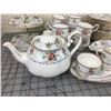 Image 2 : 46 PIECES ROYAL ALBERT “PETIT POINT” CHINA GREW POT CREAM SUGAR EXCELLENT COND.