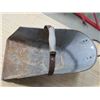 Image 4 : ONE BUSHEL GRAIN SCOOP
