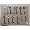 Image 1 : 13 ANTIQUE SKELETON KEYS