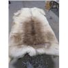 Image 3 : CARIBOU HIDE