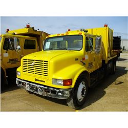 2000 INTERNATIONAL 4900 FLATBED DUMP TRUCK, VIN/SN:1HTSDAAN2YH241927 - S/A, CREW CAB, DT466 DIESEL E
