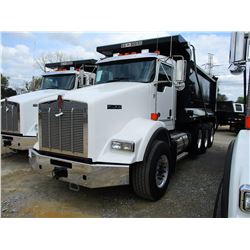 2019 KENWORTH T800 DUMP, VIN/SN:1NKDL40X0KJ211918 - TRI-AXLE, 500 HP CUMMINS ISX15 ENGINE, ALLISON 4