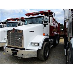 2019 KENWORTH T800 DUMP, VIN/SN:1NKDL40X2KJ217221 - TRI-AXLE, 500 HP CUMMINS ISX15 ENGINE, ALLISON 4