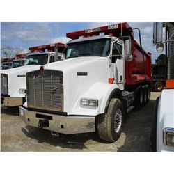 2019 KENWORTH T800 DUMP, VIN/SN:1NKDL40X0KJ217220 - TRI-AXLE, 500 HP CUMMINS ISX15 ENGINE, ALLISON 4