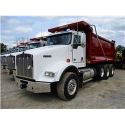2019 KENWORTH T800 DUMP, VIN/SN:1NKDL40X6KJ217223 - TRI-AXLE, 500 HP CUMMINS ISX15 ENGINE, ALLISON 4