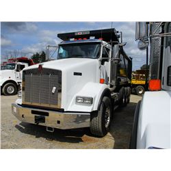 2019 KENWORTH T800 DUMP, VIN/SN:1NKDL40X7KJ223905 - TRI-AXLE, 500 HP CUMMINS ISX15 ENGINE, ALLISON 4