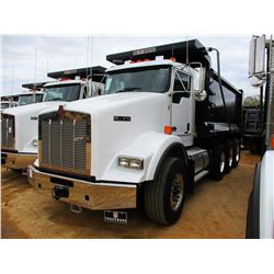 2018 KENWORTH T800 DUMP, VIN/SN:1NKDL40X3JJ213841 - TRI-AXLE, 500 HP CUMMINS ENGINE, ALLISON 4500 RD