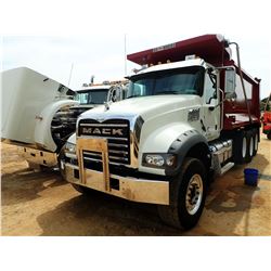 2018 MACK GU713 DUMP, VIN/SN:1M2AX07CXJM041032 - TRI-AXLE, 455 HP MACK MP8 ENGINE, ALLISON 4500 RDS 