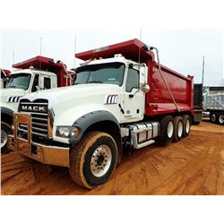 2018 MACK GU713 DUMP, VIN/SN:1M2AX07C1JM041033 - TRI-AXLE, 455 HP MACK MP8 ENGINE, ALLISON 4500 RDS 
