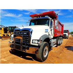 2018 MACK GU713 DUMP, VIN/SN:1M2AX07C6JM041030 - TRI-AXLE, 455 HP MACK MP8 ENGINE, ALLISON 4500 RDS 