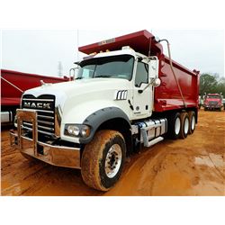 2018 MACK GU713 DUMP, VIN/SN:1M2AX07C9JM041037 - TRI-AXLE, 455 HP MACK MP8 ENGINE, ALLISON 4500 RDS 