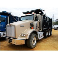 2015 KENWORTH T800 DUMP, VIN/SN:1NKDX4TXXFJ441617 - TRI-AXLE, 475 HP ISX 15 CUMMINS DIESEL ENGINE, 8