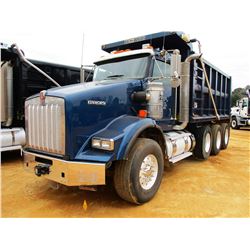 2016 KENWORTH T800 DUMP, VIN/SN:3BKDX4TX3GF115271 - TRI-AXLE, 475 HP ISX 15 CUMMINS DIESEL ENGINE, 8