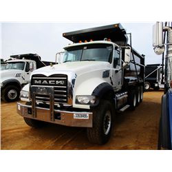 2014 MACK GU713 DUMP, VIN/SN:1M2AX09C2EM019030 - 425 HP MACK MP 8 DIESEL ENGINE, 10 SPEED TRANS, 44K