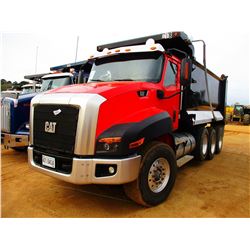 2013 CAT CT660 DUMP TRUCK, VIN/SN:1HTJGTKT4DJ128799 - TRI-AXLE, CAT DIESEL ENGINE, 8LL TRANS, 46K RE