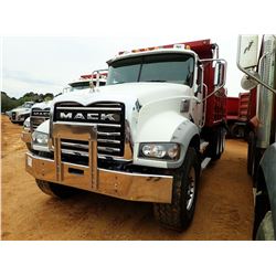 2011 MACK GU713 DUMP, VIN/SN:1M2AX04C7BM008866 - TRI-AXLE, MACK MP7 ENGINE, 10 SPEED TRANS, 44K REAR