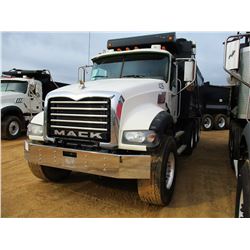 2009 MACK GU713 DUMP, VIN/SN:1M2AX07Y39M006629 - TRI-AXLE, MP8 DIESEL ENGINE, 18 SPEED TRANS, 44K RE